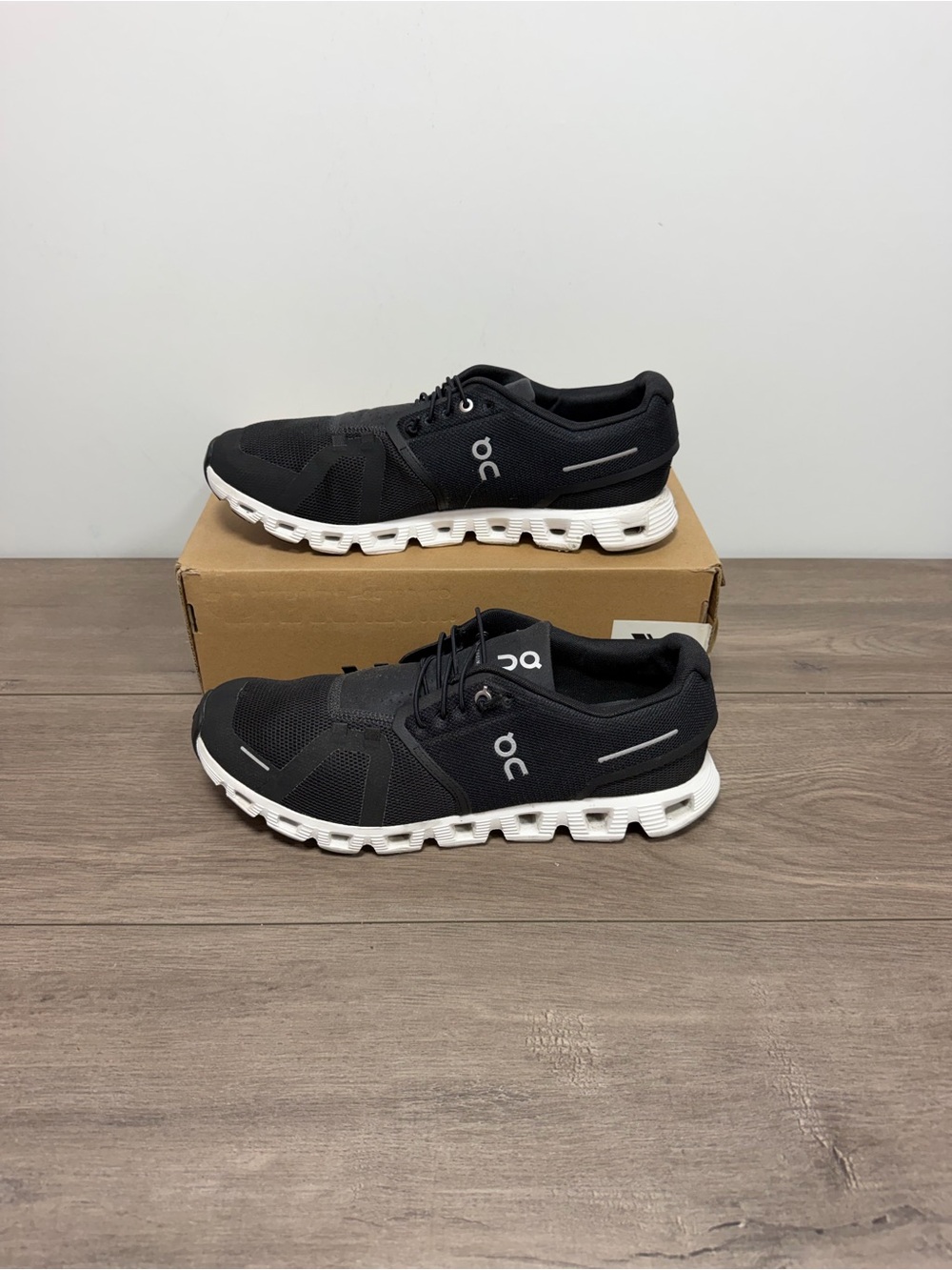 Used men’s on cloud 5 size 11.5